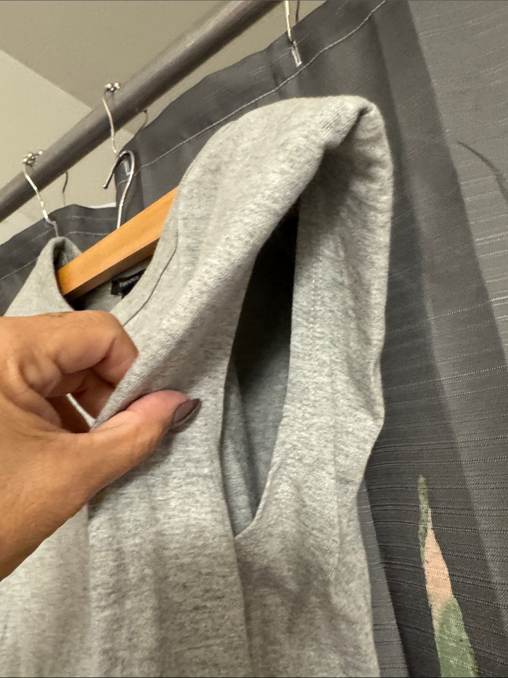 Sweater Subcategory Identification - Picture 3 of 4